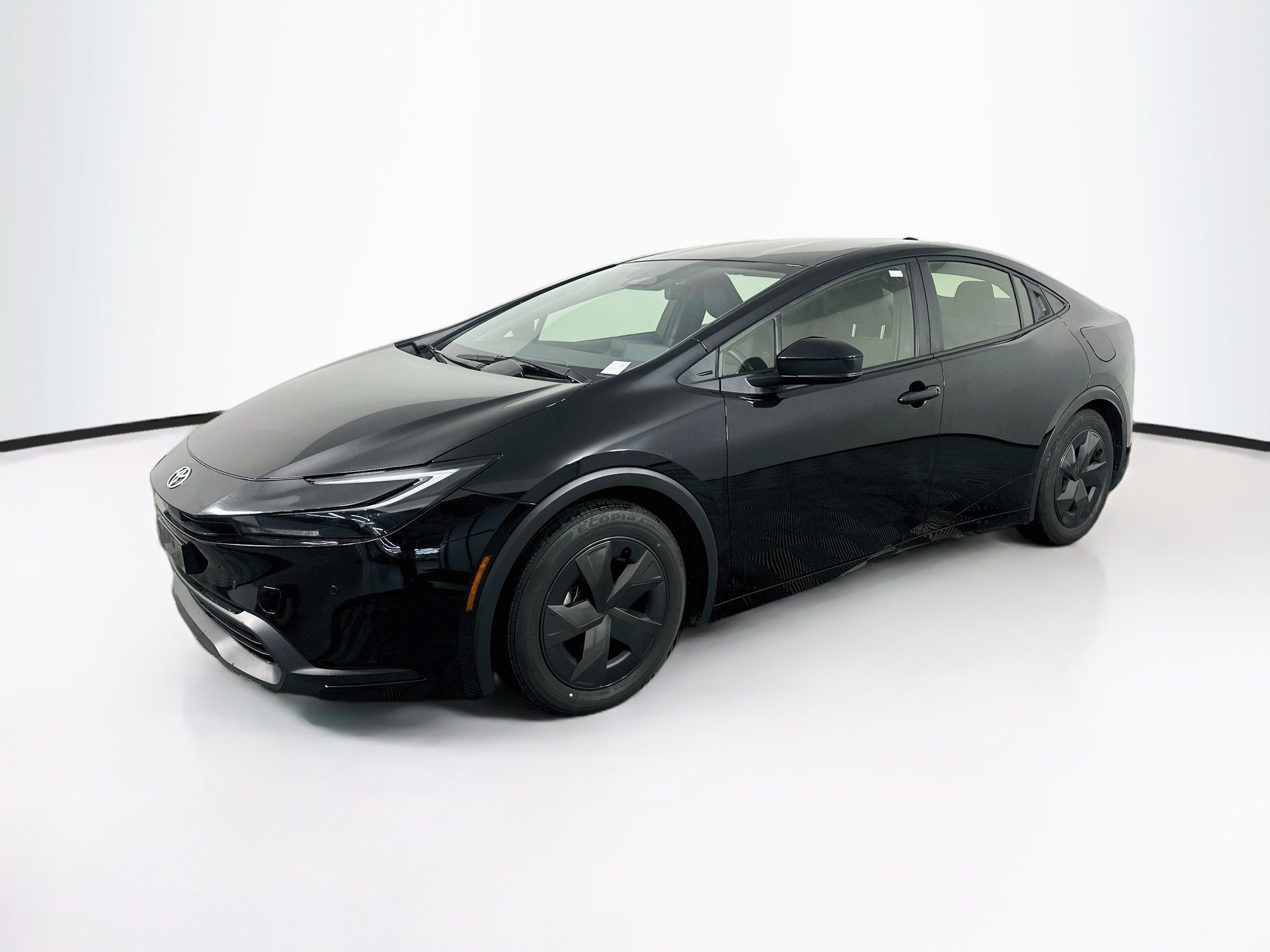 Used 2025 Toyota Prius LE FWD image 3