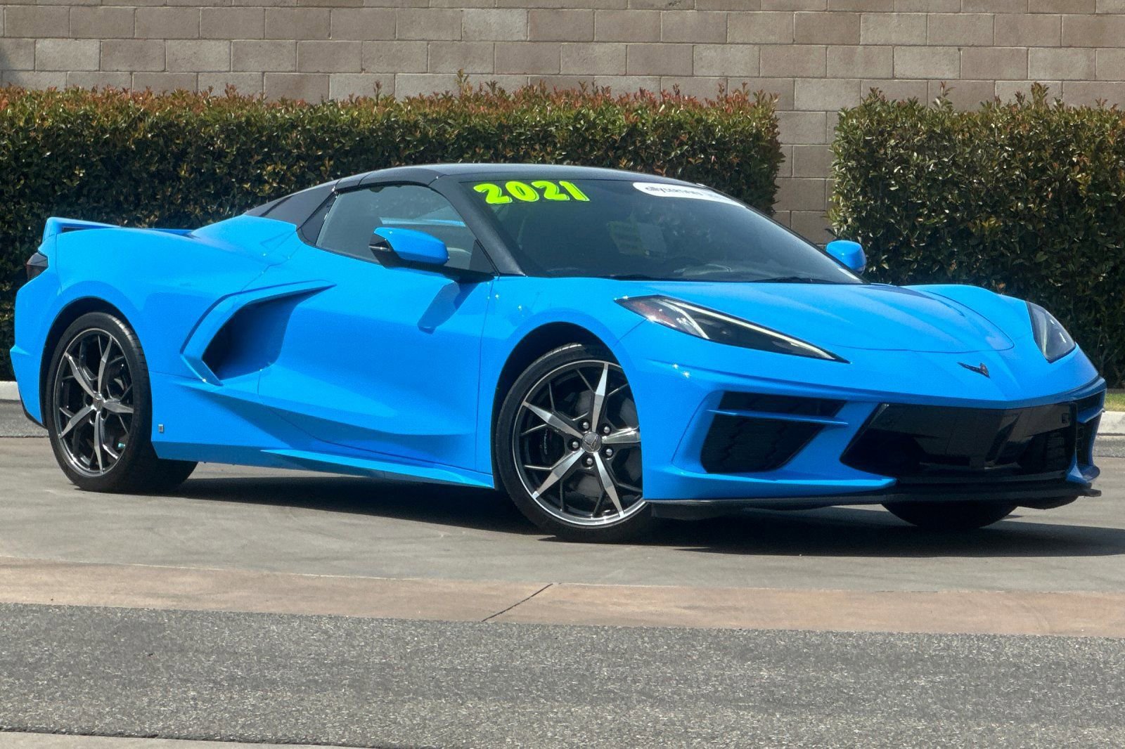 Used 2021 Chevrolet Corvette Stingray Premium Conv w/ Z51 Performance Package image 2