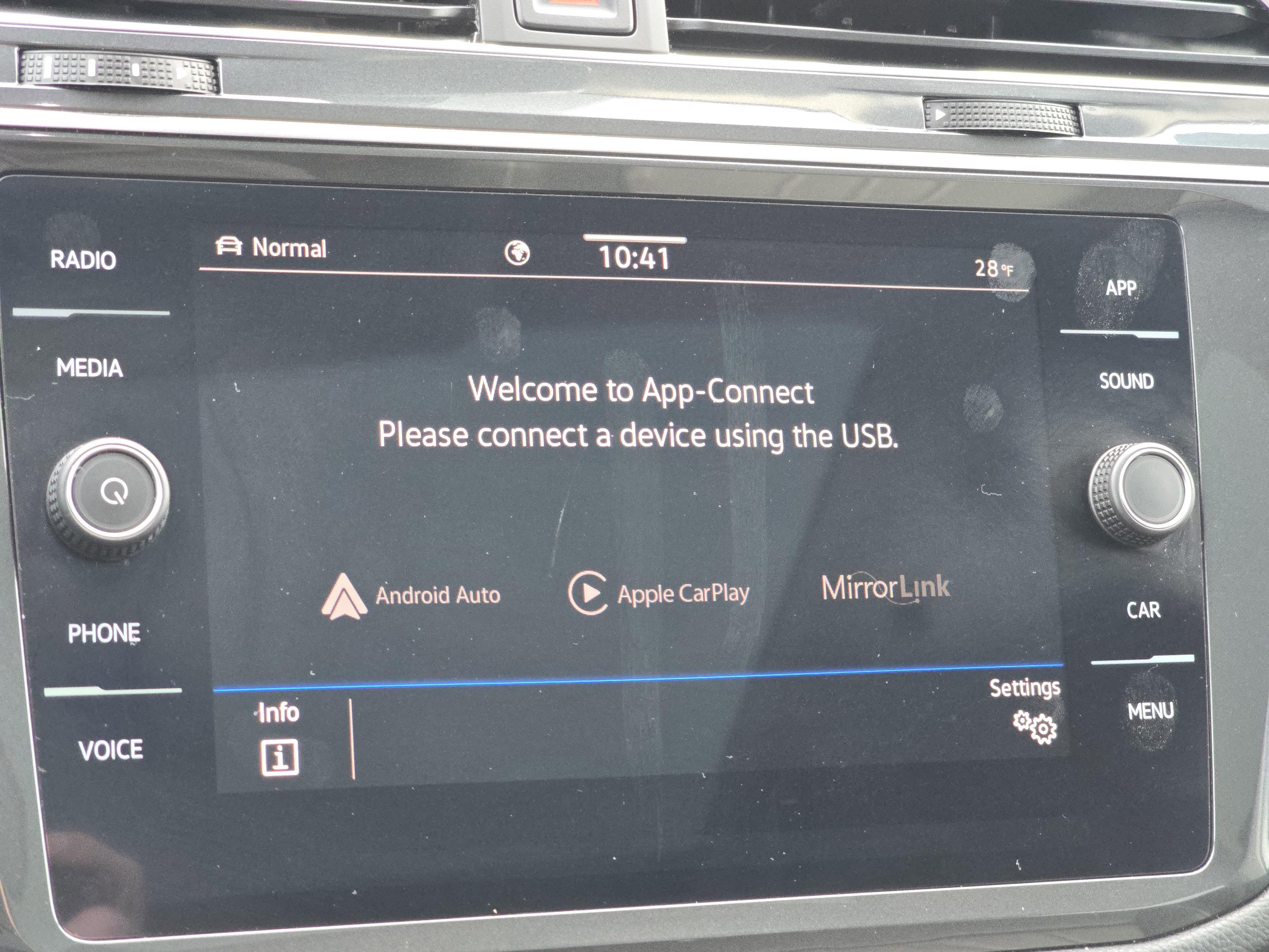 Certified 2023 Volkswagen Tiguan SE w/ Panoramic Sunroof Package AWD/4WD image 12