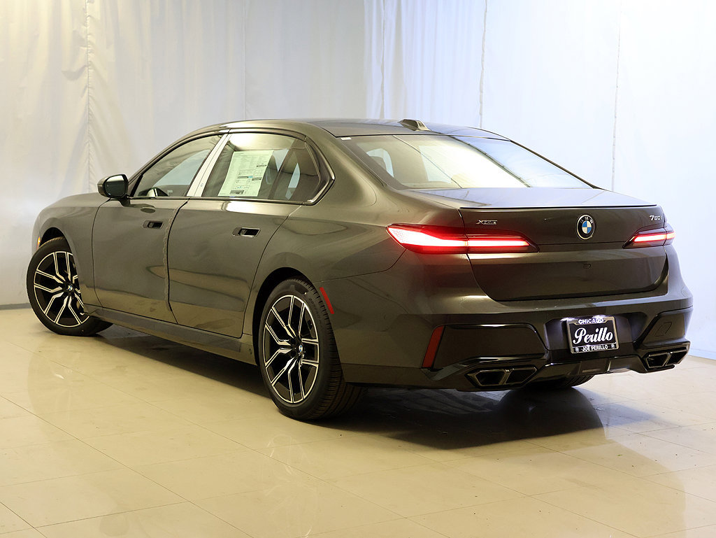Used 2026 BMW 760i xDrive w/ Executive Package AWD/4WD image 2