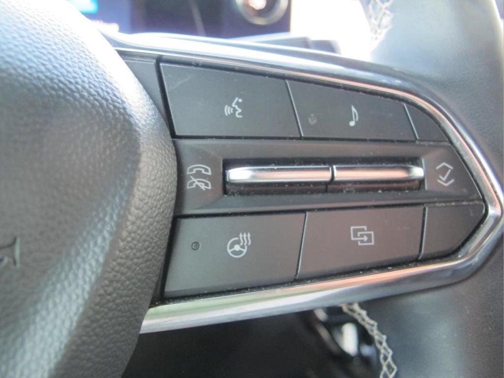 Used 2025 Chevrolet Traverse LT w/ Driver Confidence Package FWD image 18