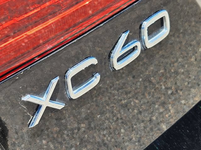 Certified 2025 Volvo XC60 B5 Plus AWD/4WD image 18
