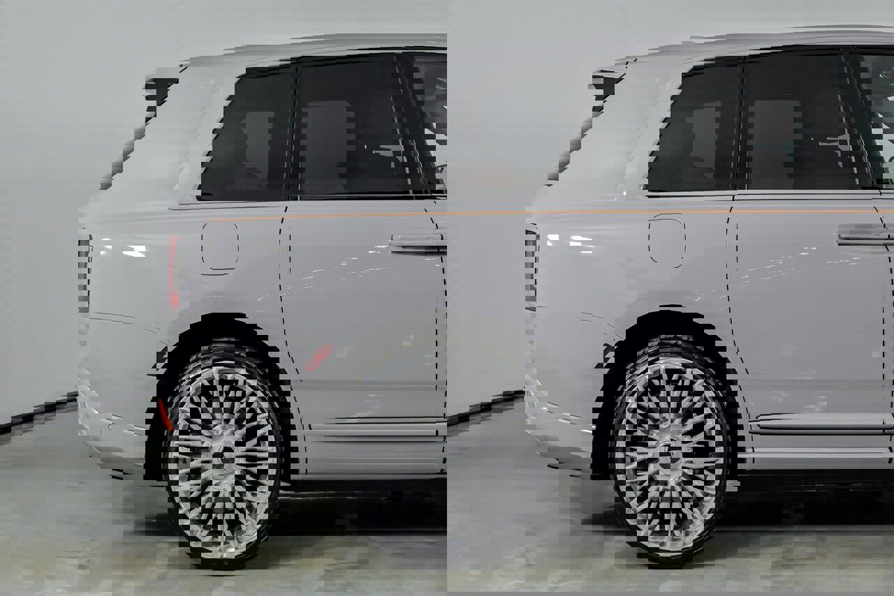 Used 2025 Rolls-Royce Cullinan image 13