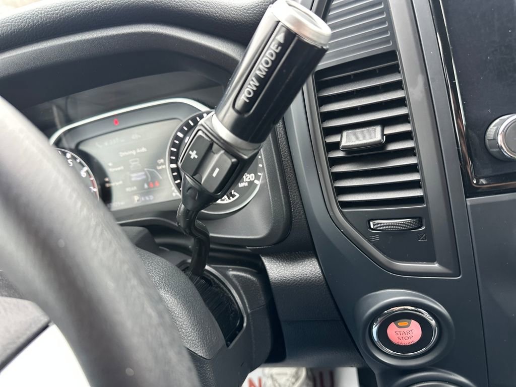 Used 2024 Nissan Titan SV image 24