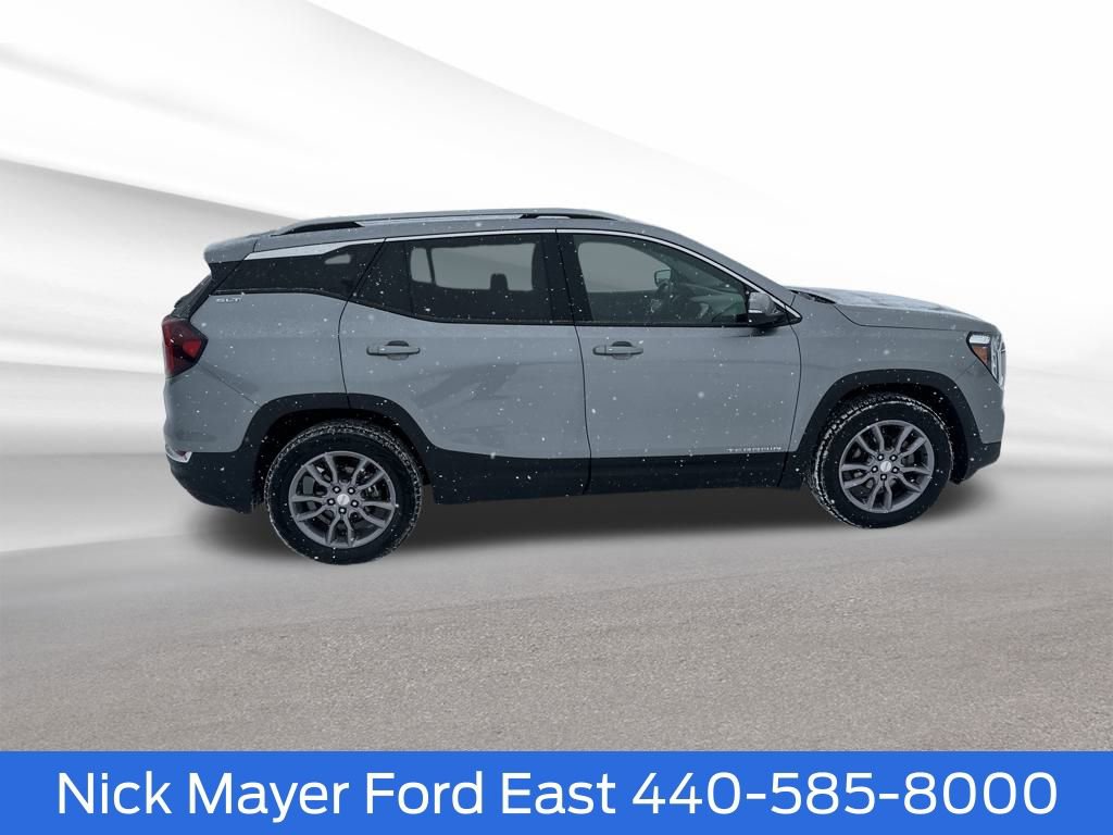 Used 2023 GMC Terrain SLT image 9