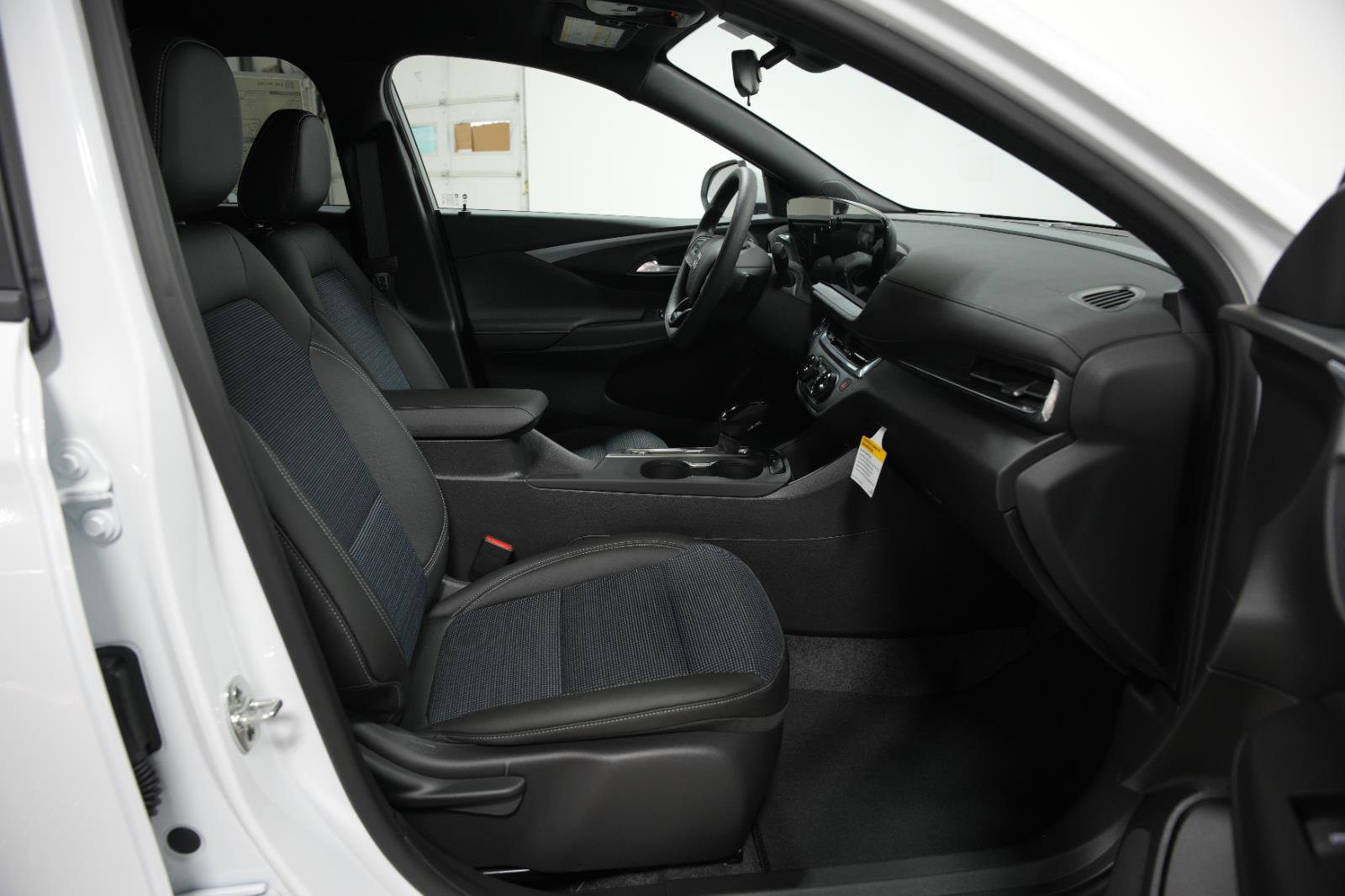 New 2025 Buick Envista Preferred image 18