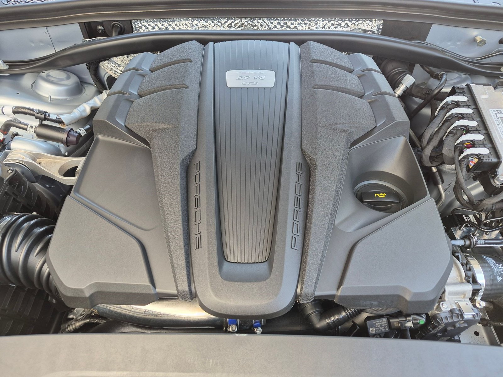 Certified 2026 Porsche Macan GTS AWD/4WD image 29