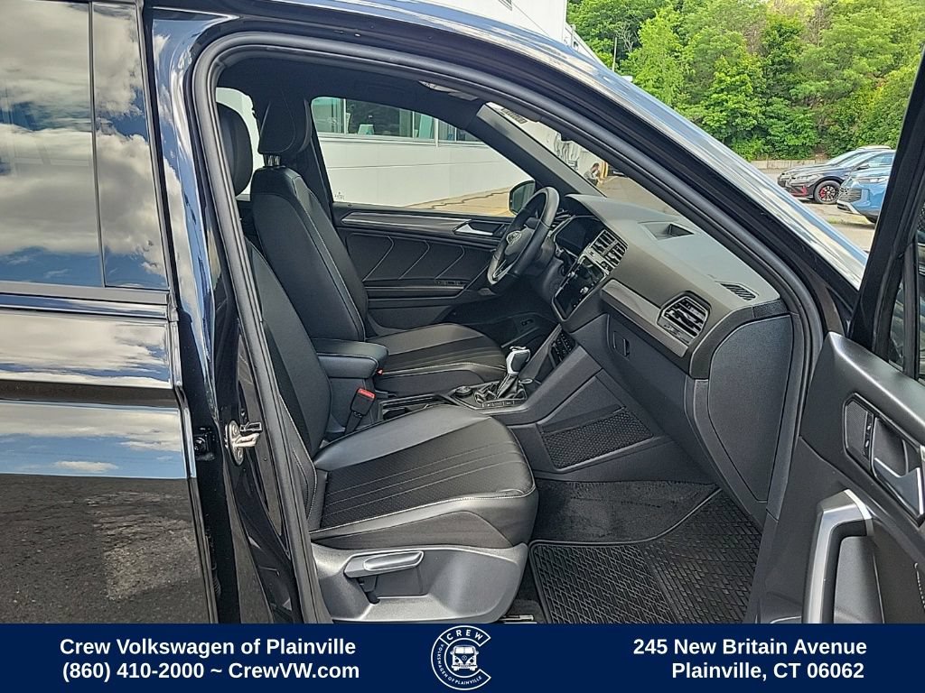 Certified 2024 Volkswagen Tiguan SE R-Line AWD/4WD image 16