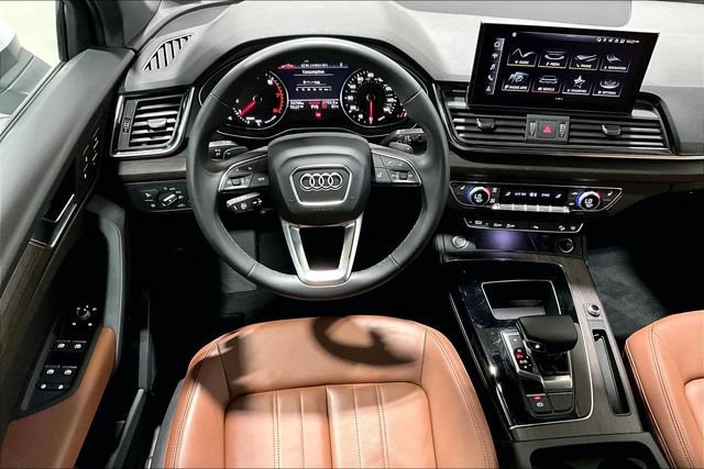 Used 2023 Audi Q5 2.0T Premium w/ Convenience Package AWD/4WD image 4