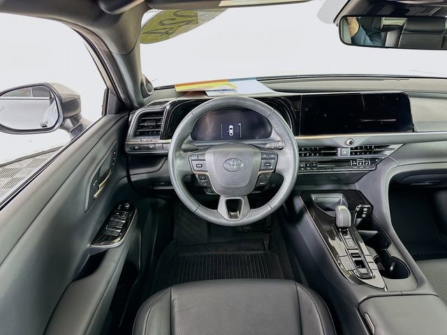 Used 2024 Toyota Crown Limited image 21