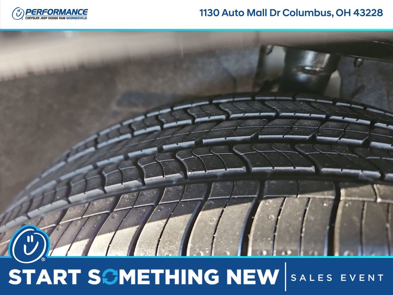 New 2025 Chrysler Pacifica Select w/ Fav Edition Package image 9