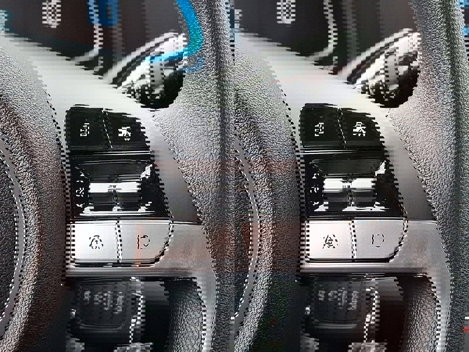 Certified 2025 Hyundai Elantra SE image 21