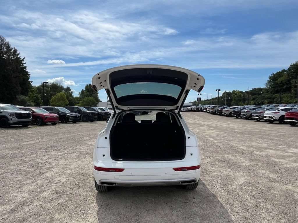 Used 2020 Audi Q5 2.0T Premium Plus w/ Premium Plus Package AWD/4WD image 12