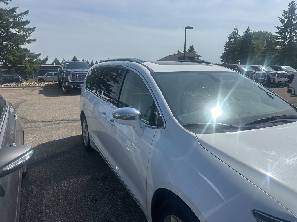 Used 2019 Chrysler Pacifica Limited FWD image 13