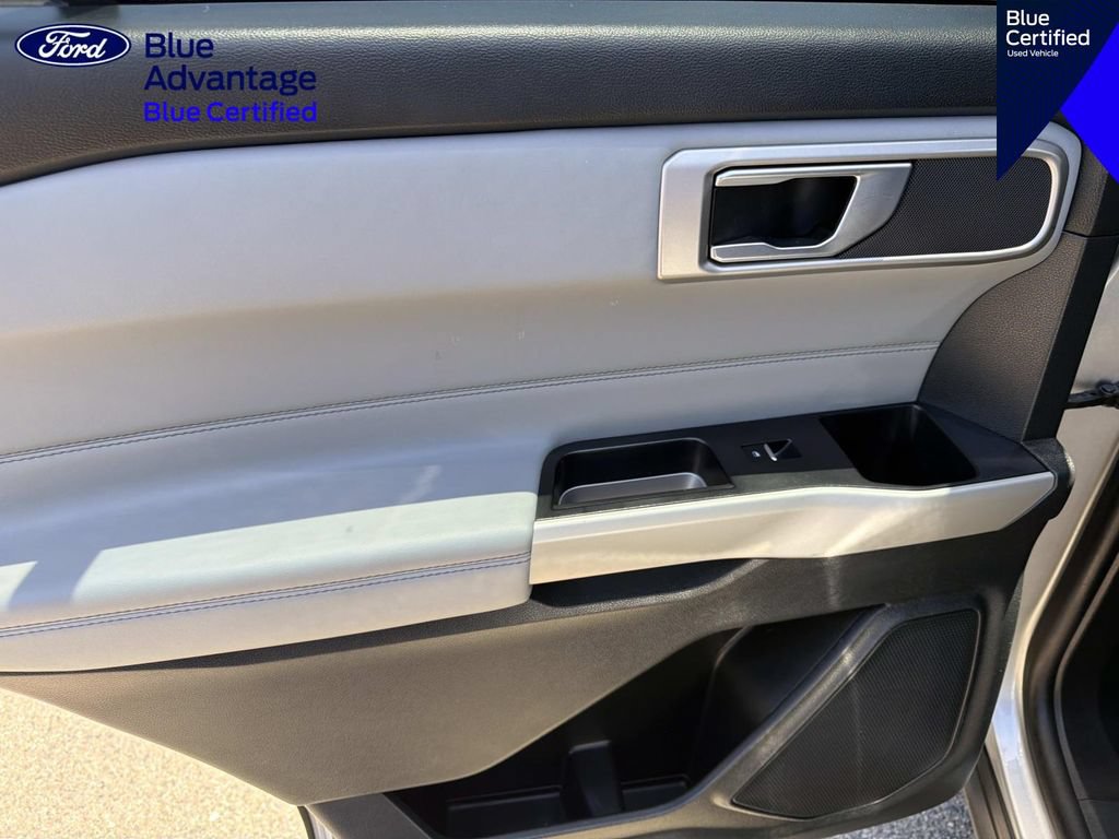 Used 2023 Ford Explorer XLT w/ Equipment Group 202A RWD image 11