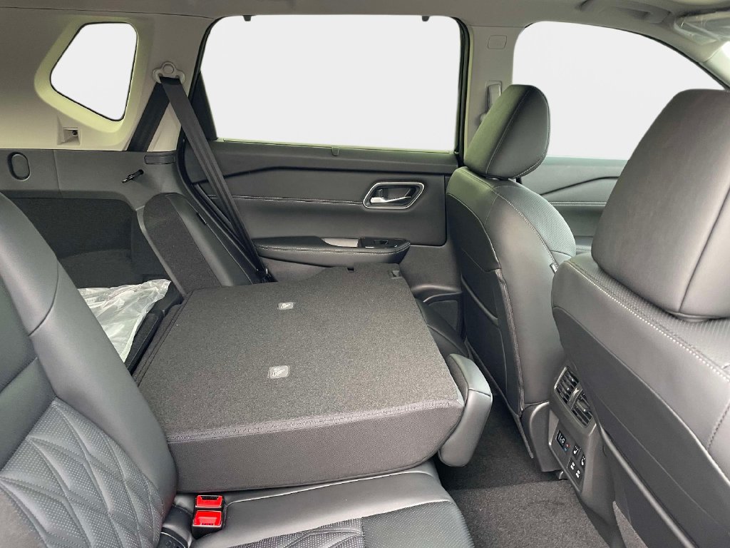 New 2026 Nissan Rogue Platinum w/ Platinum Premium Package AWD/4WD image 12