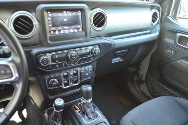 Used 2021 Jeep Wrangler Unlimited Sahara image 24