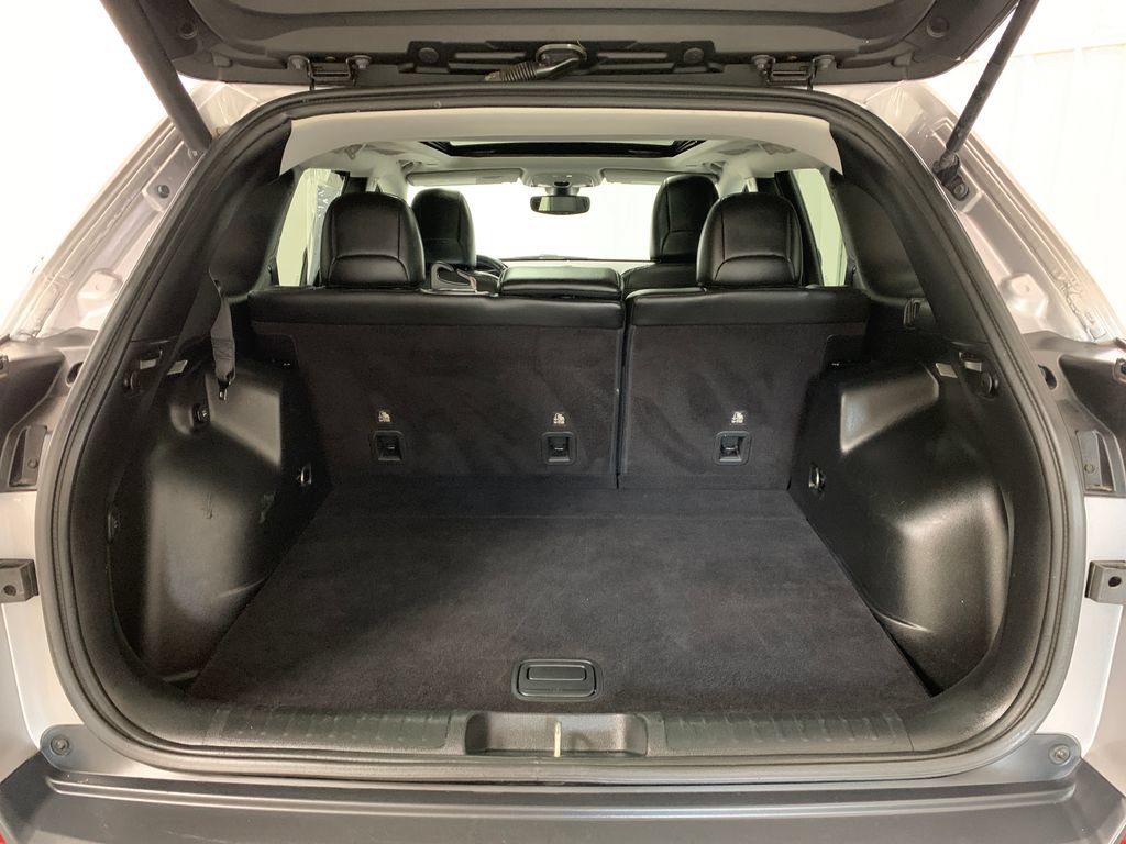 Used 2019 Jeep Cherokee Limited AWD/4WD image 21