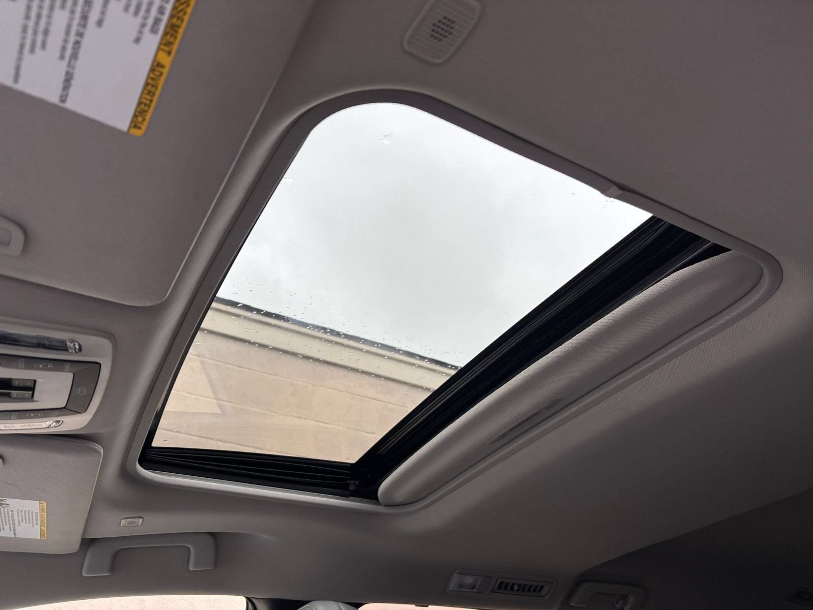 Used 2025 Toyota Sienna XLE FWD image 31