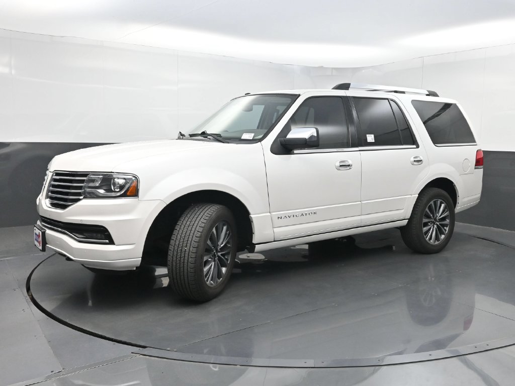 Used 2017 Lincoln Navigator Select RWD image 21
