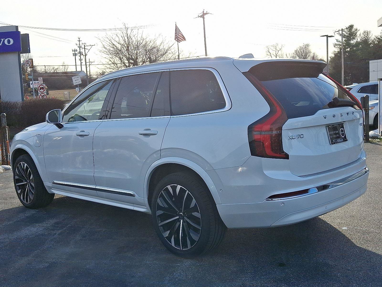 Certified 2025 Volvo XC90 T8 Ultra image 4