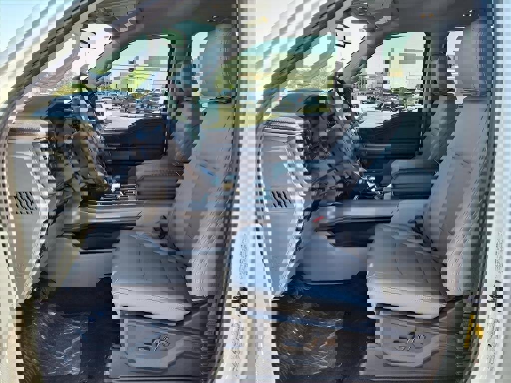 New 2025 Ford F150 Lightning Flash image 19