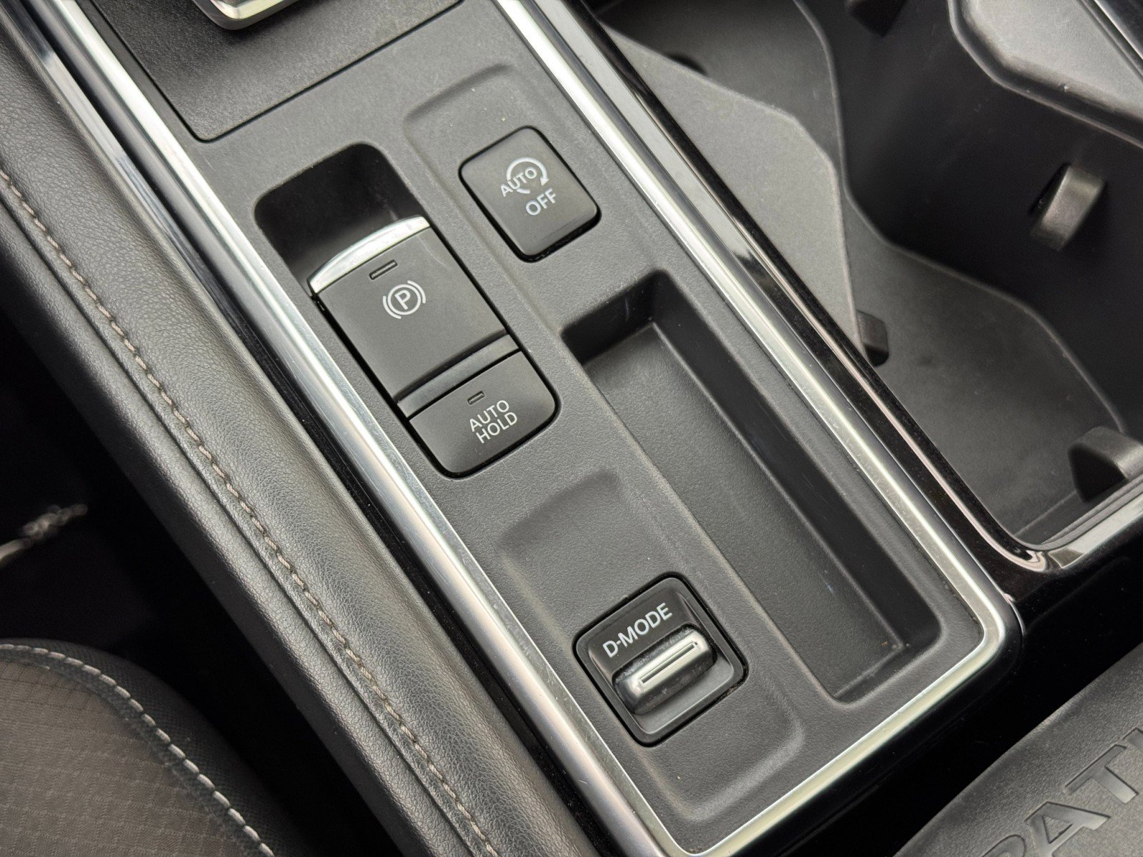 Used 2023 Nissan Pathfinder SL w/ SL Premium Package image 30