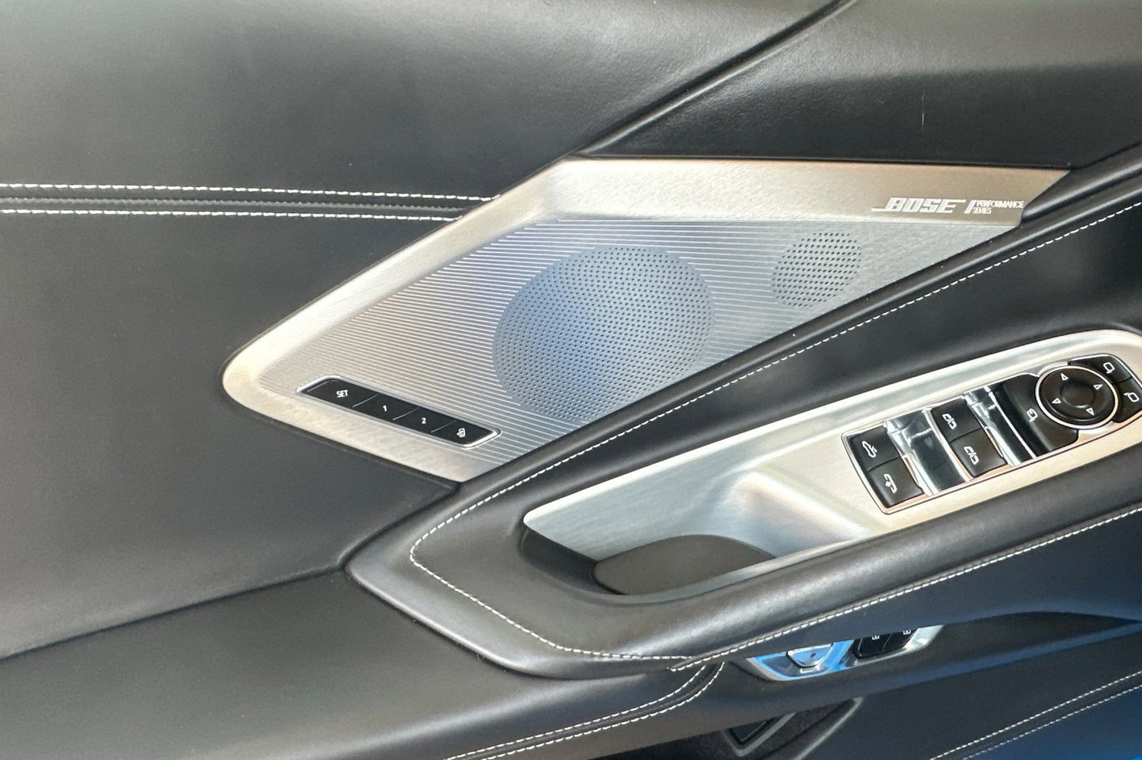 Used 2021 Chevrolet Corvette Stingray Premium Conv w/ Z51 Performance Package image 12