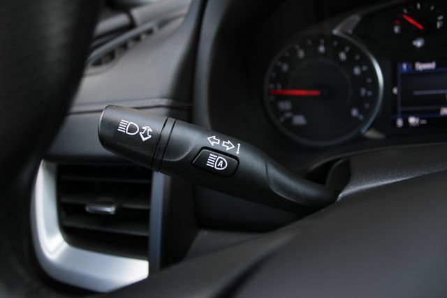 Used 2024 GMC Terrain SLE w/ Driver Convenience Package FWD image 7