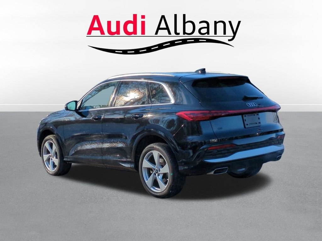 Certified 2025 Audi Q5 Premium Plus image 4