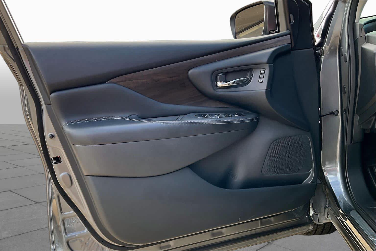 Certified 2023 Nissan Murano Platinum w/ Cargo Package FWD image 26