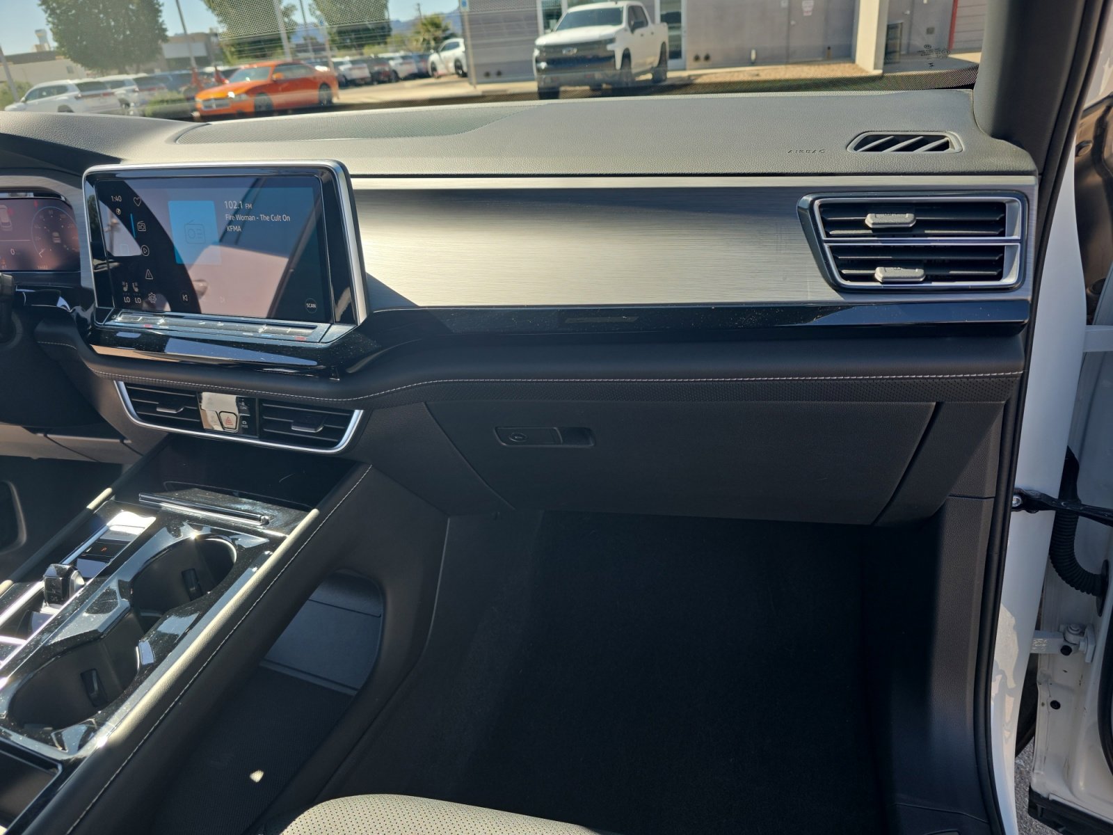 Used 2024 Volkswagen Atlas Cross Sport SE image 20