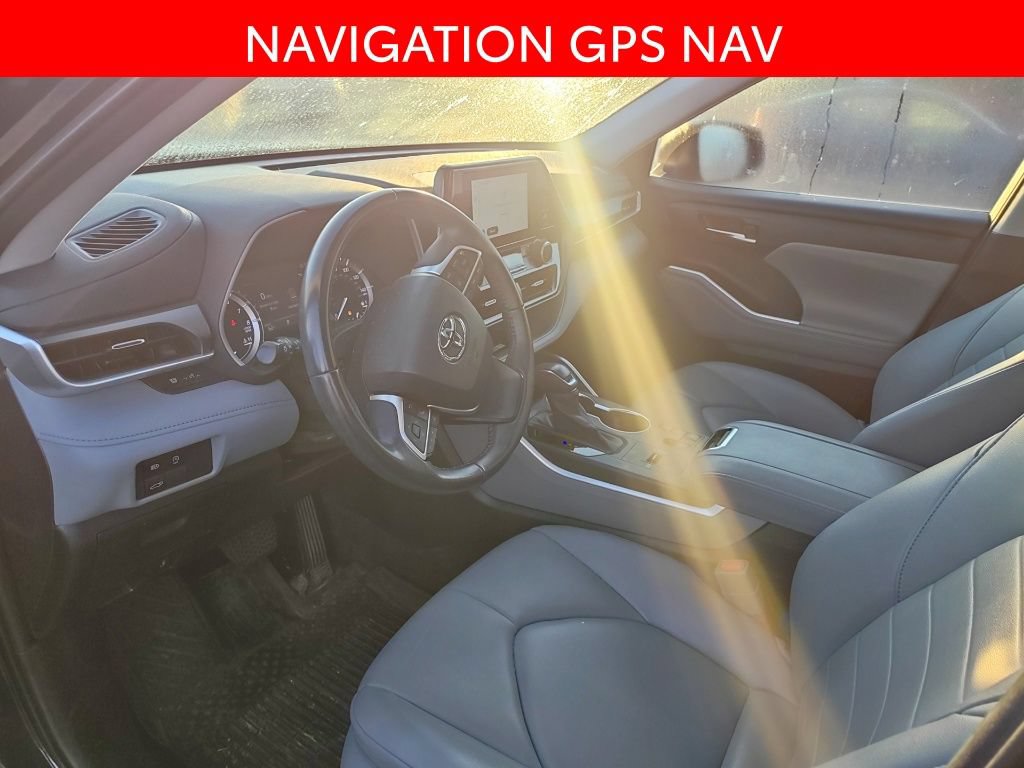 Used 2023 Toyota Highlander XLE FWD image 7