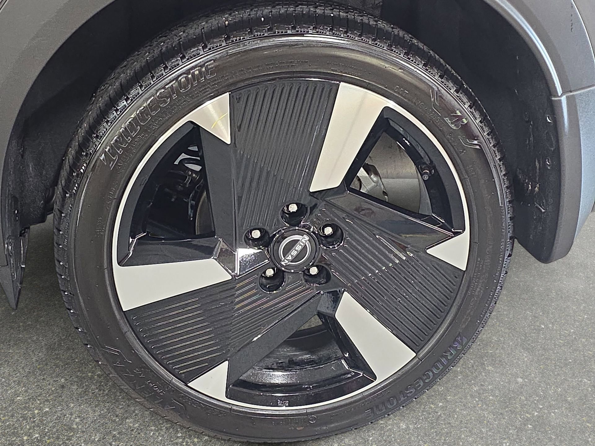 Certified 2025 Nissan Kicks SR image 29