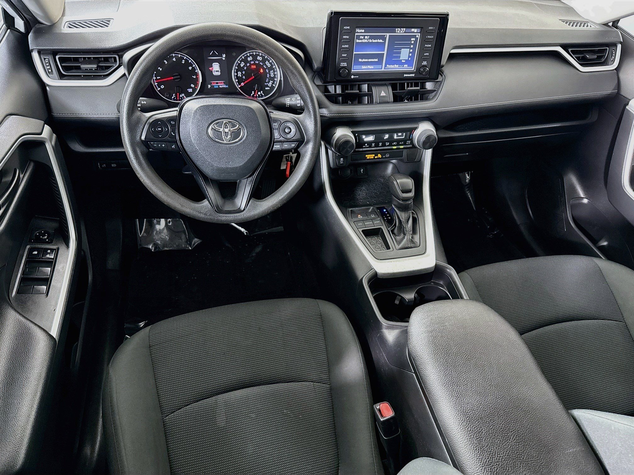 Used 2020 Toyota RAV4 LE FWD image 17