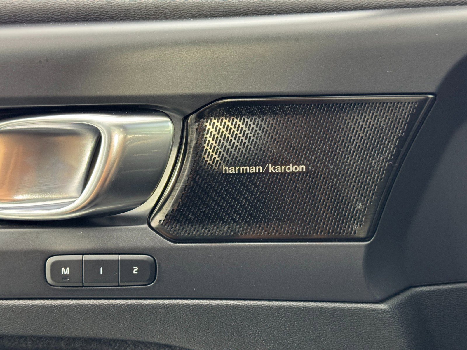 Used 2021 Volvo XC40 P8 Recharge w/ Advanced Package image 17