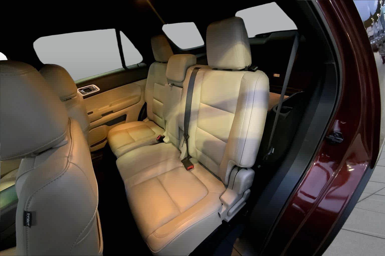 Used 2015 Ford Explorer Limited w/ Equipment Group 301A AWD/4WD image 18
