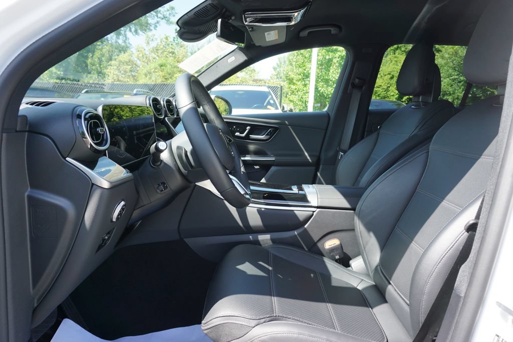 Certified 2025 Mercedes-Benz GLC 300 image 11