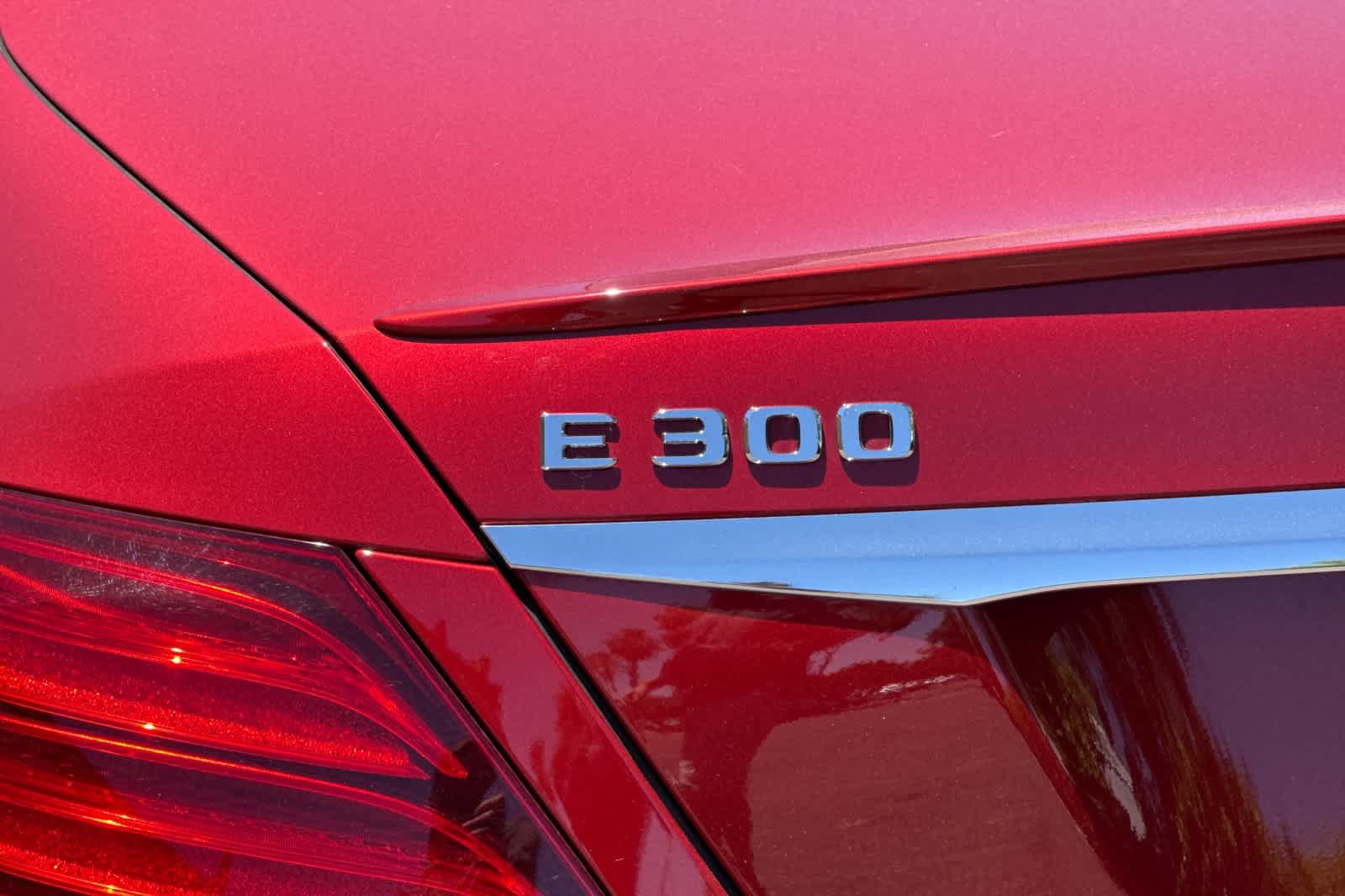 Used 2017 Mercedes-Benz E 300 image 26