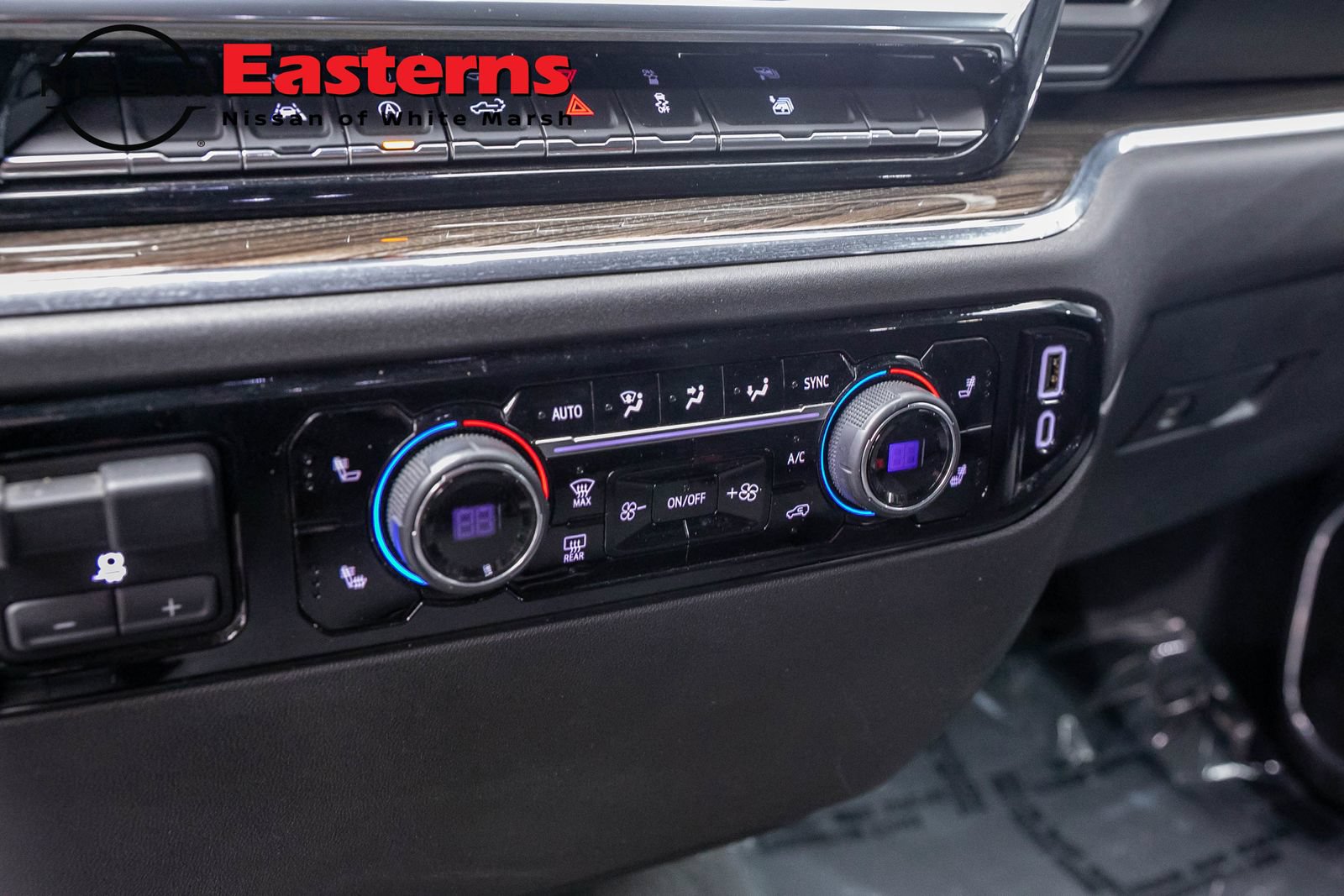 Used 2024 Chevrolet Silverado 1500 RST w/ Protection Package AWD/4WD image 19