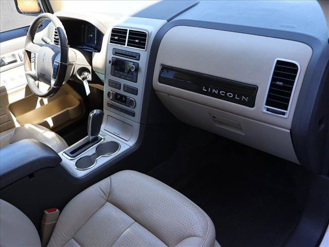 Used 2009 Lincoln MKX 2WD image 24