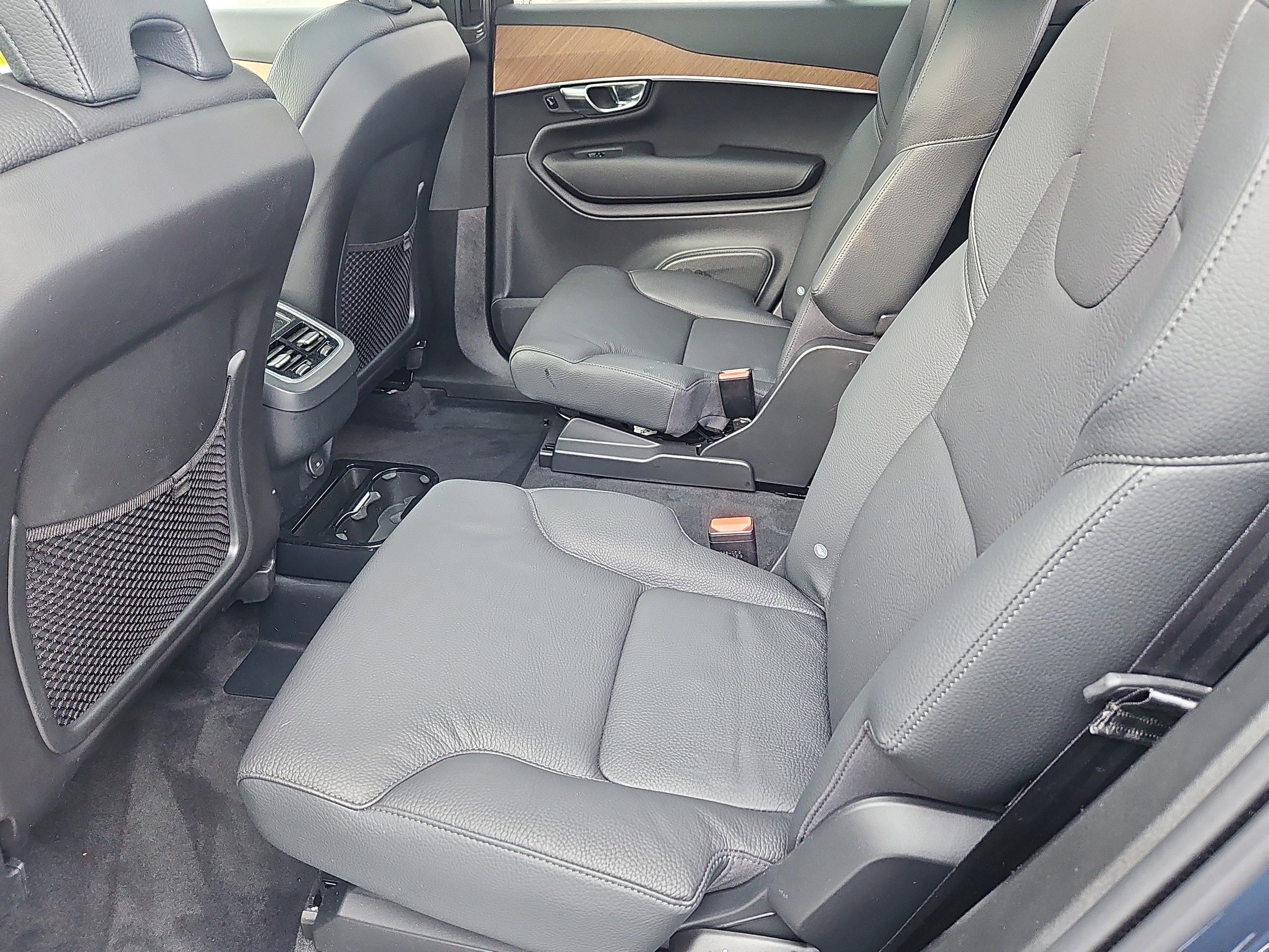 Used 2025 Volvo XC90 B6 Plus w/ Protection Package Premier image 33