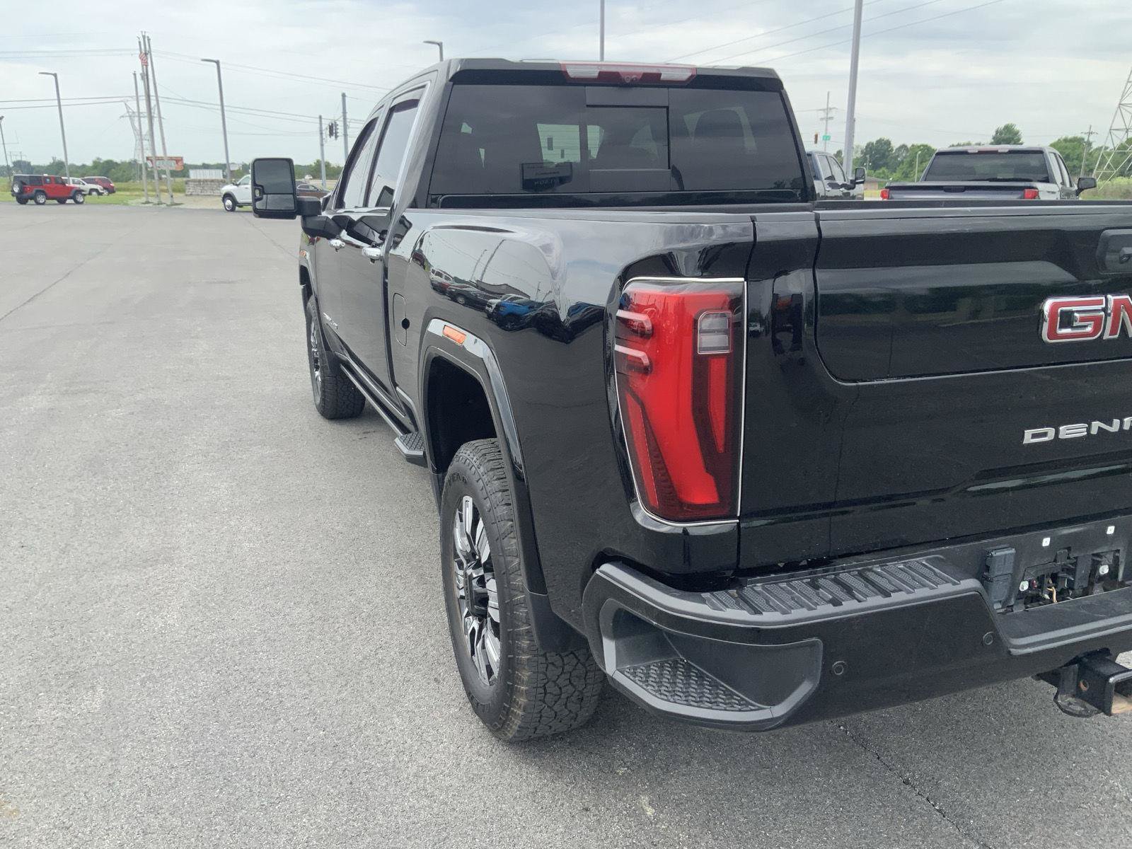 Used 2024 GMC Sierra 3500 Denali w/ Denali Reserve Package AWD/4WD image 19