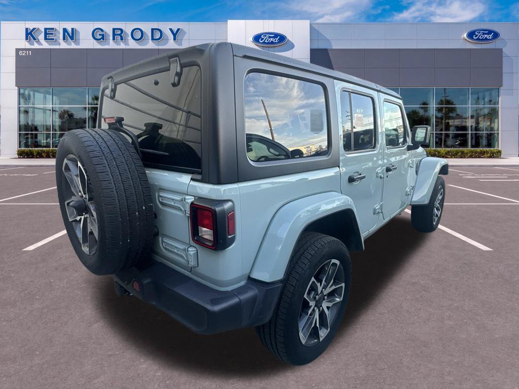 Used 2024 Jeep Wrangler Unlimited w/ Technology Group AWD/4WD image 6