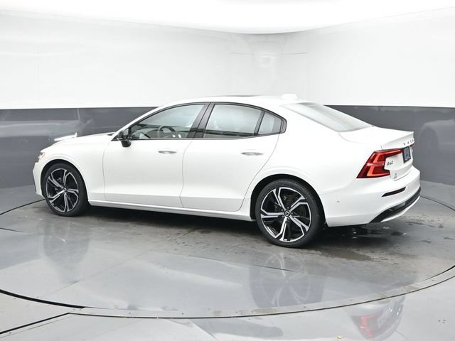 Used 2025 Volvo S60 B5 Plus FWD image 6