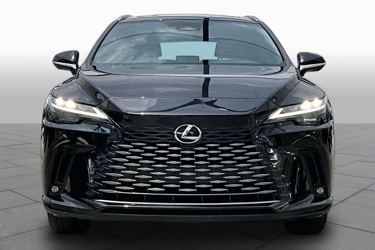 Used 2025 Lexus RX 350 Premium w/ Accessory Package (Z1) FWD image 4