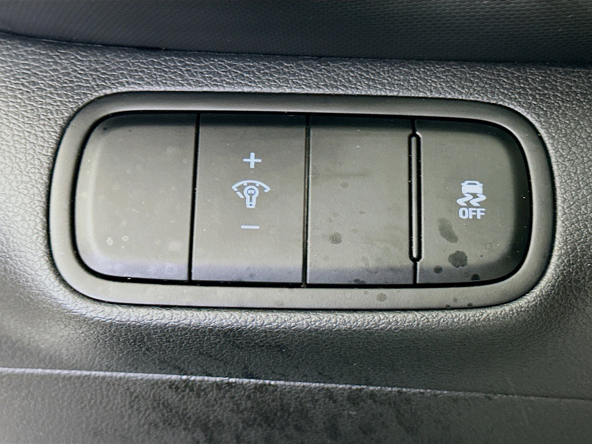 Used 2024 Hyundai Venue Limited image 17