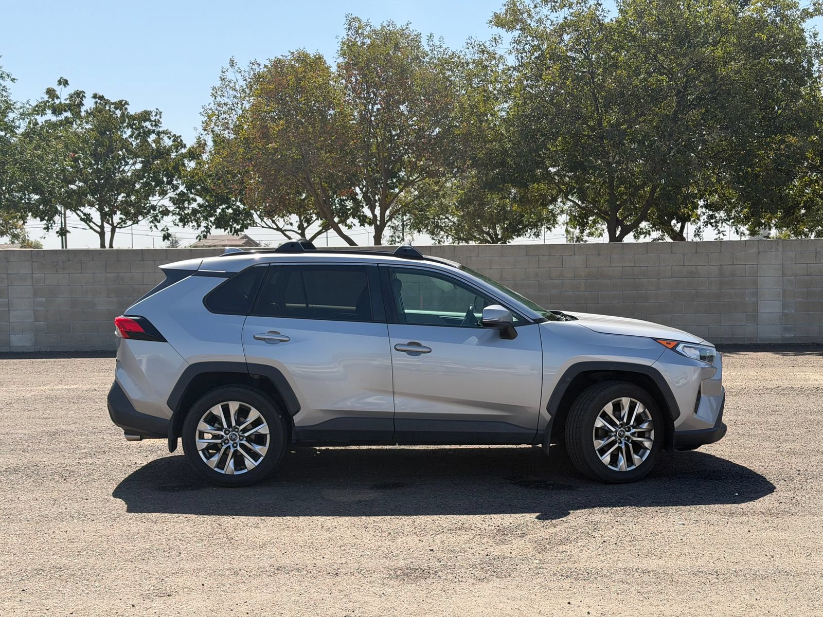 Used 2020 Toyota RAV4 XLE Premium w/ All Weather Liner Package FWD image 2