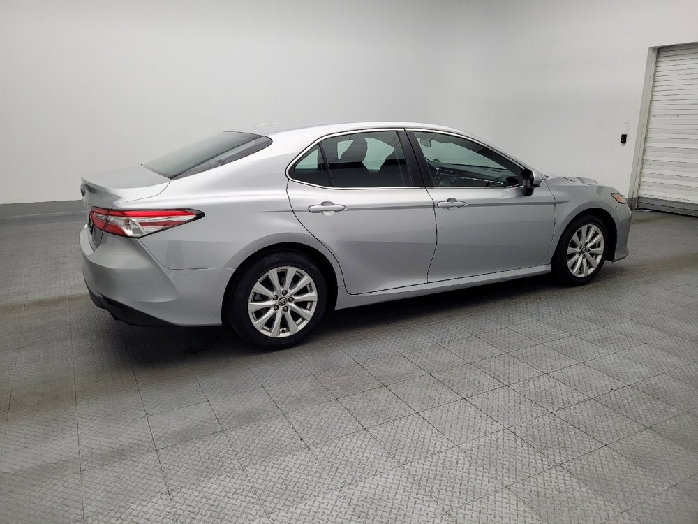 Used 2018 Toyota Camry LE image 10
