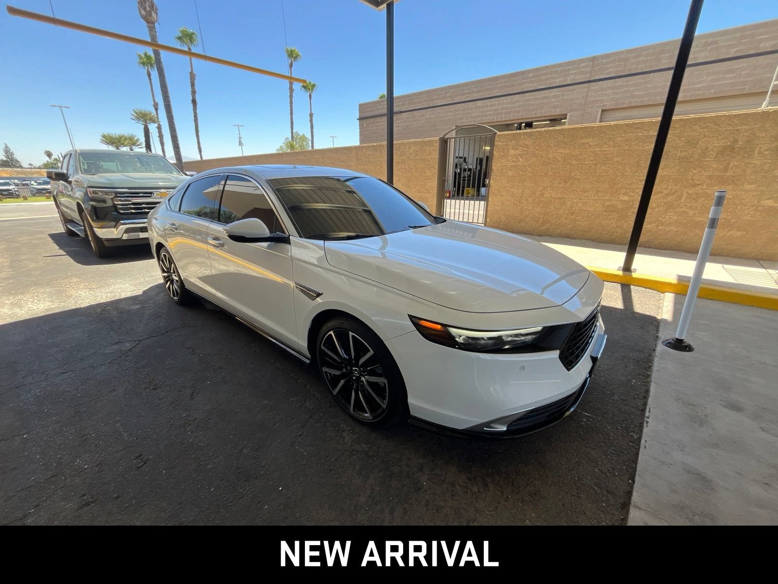 Used 2023 Honda Accord Touring image 3
